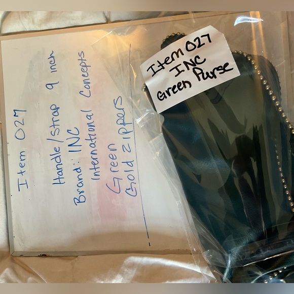 Dark green purse, Macy’s brand purse, leather purse - Picture 5 of 16